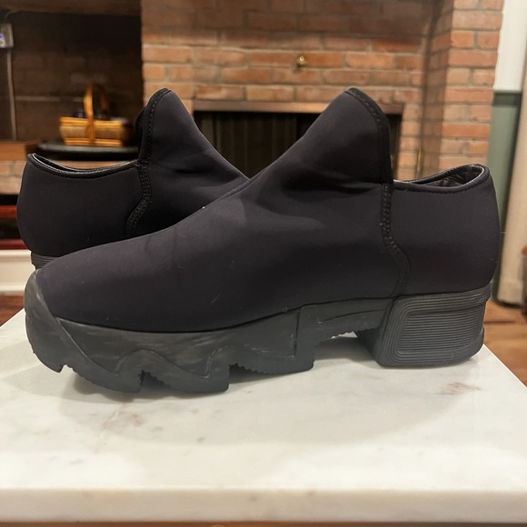 iRi - NYC Neoprene Black Slip on Sneaker Size 6 non slip comfort - Picture 1 of 8